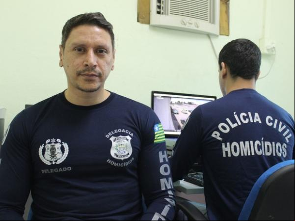 Delegado Higgo Martins falou sobre inquérito policial da morte de PM.(Imagem:Catarina Costa/G1 PI)