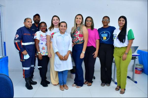 Floriano inicia vacinação nas escolas.(Imagem:Secom)