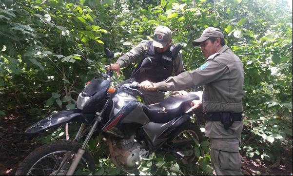 Motocicleta roubada é recuperada pela PM de Floriano (Imagem:Divulgação/PM)