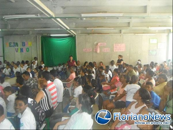 Palestra destaca direitos e deveres de crianças e adolescentes.(Imagem:FlorianoNews)
