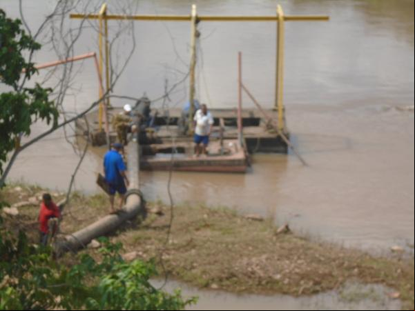 Substituição de bomba de captação afeta abastecimento de água em Floriano.(Imagem:FlorianoNews)