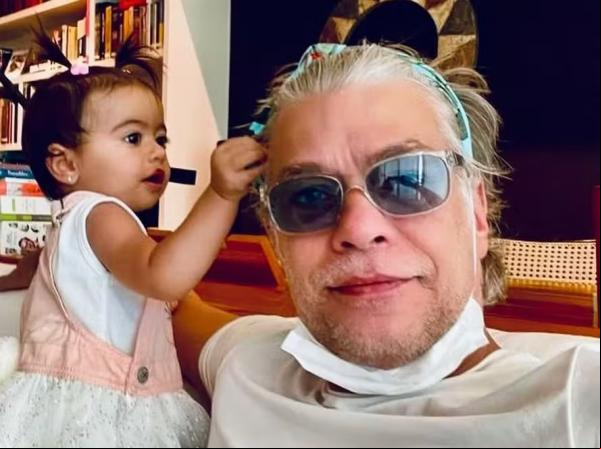 Depois de término conturbado com ex, Fábio Assunção pede para rever a filha após