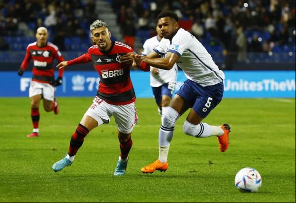 Flamengo x Al Hilal semi Mundial Arrascaeta Al-Bulayhi.(Imagem: Reuters )