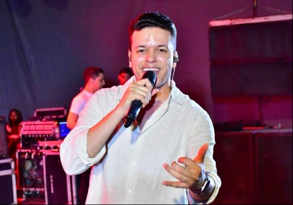 Floriano celebra o