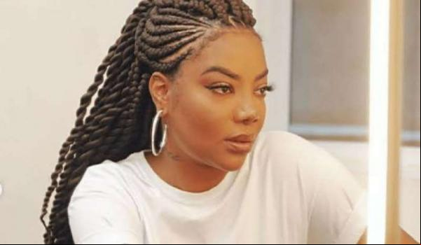 Fãs das duas cantoras se solidarizaram com Ludmilla e têm deixado comentários carinhosos na publicação de Ivete. Ludmilla revelou estra farta de ser vítima de racismo nas redes so(Imagem:Reprodução)