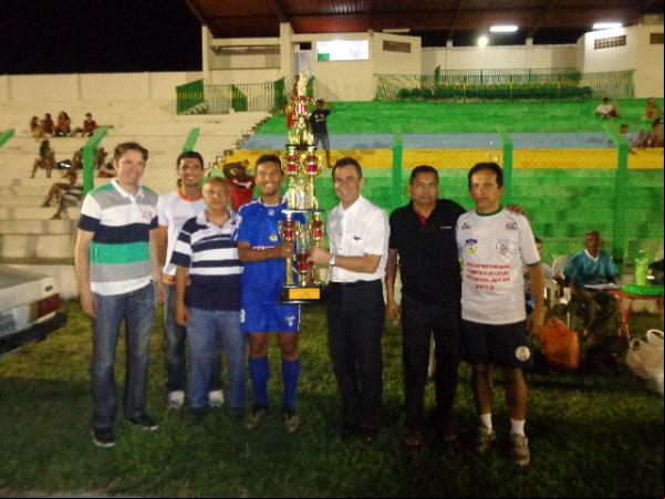 Reno vence 8 de Julho nos pênaltis e leva a melhor no Campeonato de Futebol Amador.(Imagem:FlorianoNews)