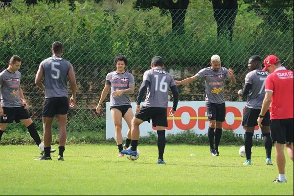  Treino do River-PI (Imagem:Julio Costa )