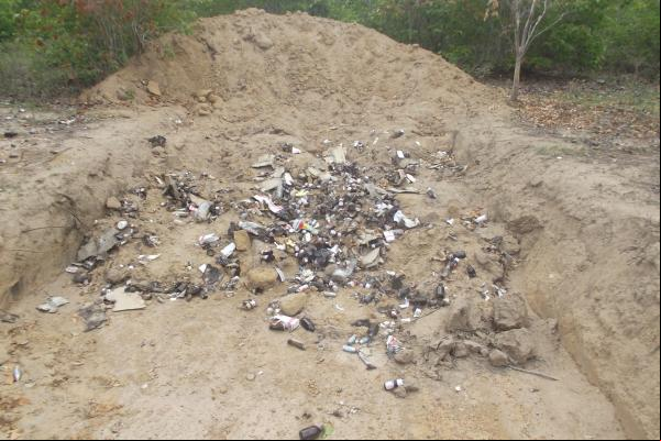 Medicamentos são encontrados no Lixão de São Francisco do Piauí.(Imagem:FlorianoNews)