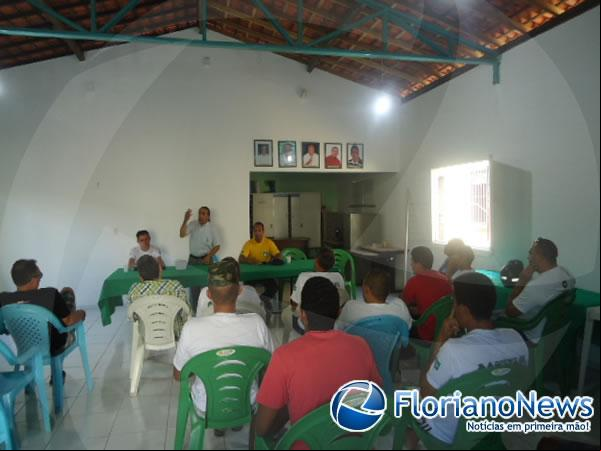 Presidente do PPL apresenta estatuto à Associação de Ex-Combatentes.(Imagem:FlorianoNews)