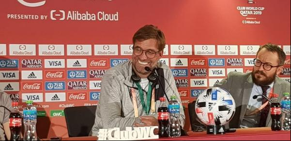Klopp mostrou o habitual bom humor na coletiva em Doha(Imagem:Rodrigo Lois)