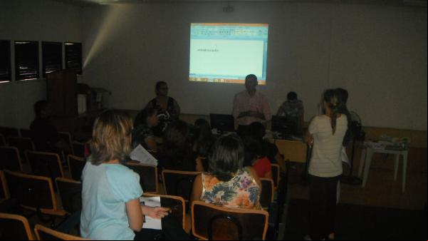 Equipe da Assistência Social a por capacitação para realizar cadastramento.(Imagem:FlorianoNews)
