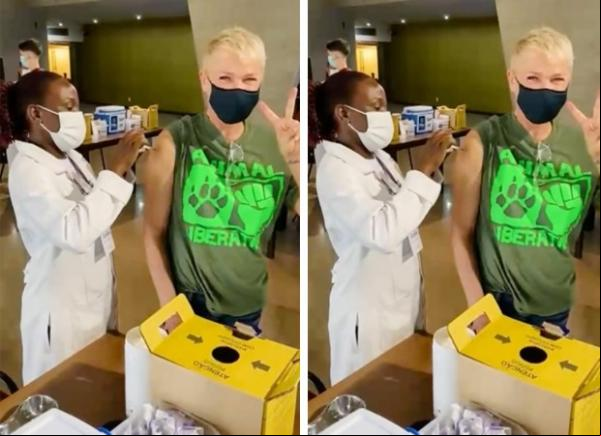 Xuxa Meneghel toma segunda dose de vacina contra a Covid-19(Imagem:Reprodução)