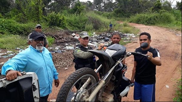 Moto roubada em Floriano é recuperada na cidade de Angical.(Imagem:Divulgação/PM)
