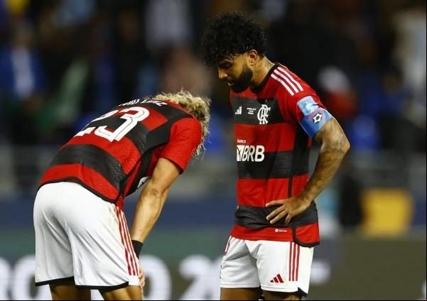 David Luiz e Gabigol lamentam eliminação do Flamengo no Mundial.(Imagem:REUTERS/Andrew Boyers)