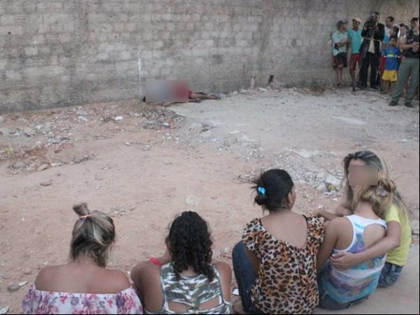Família da vítima lamentou morte de jovem no bairro São Joaquim, em Teresina.(Imagem:Gil Oliveira/ G1 PI)