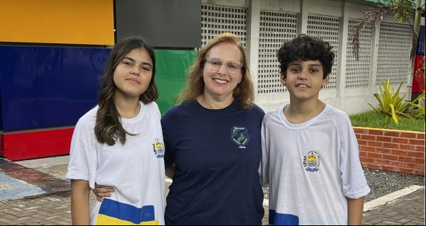 Atualmente, a Rede Estadual de Educação atende 70 estudantes com surdez e outros 185 com deficiência auditiva. Todos têm direito ao acompanhamento de intérpretes.(Imagem:Divulgação)