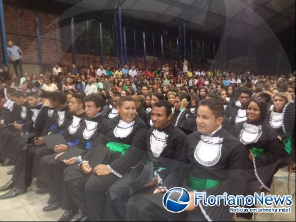 CEEP de Floriano forma oito turmas de cursos técnicos profissionalizantes.(Imagem:FlorianoNews)