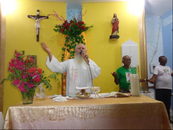Fiéis lotam capela na segunda noite dos festejos de Nossa Senhora da Guia.(Imagem:FlorianoNews)