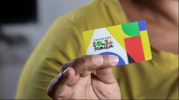 Pesquisadores calcularam impactos do Bolsa Família nas taxas de pobreza e extrema pobreza ao longo de 20 anos de existência do programa, de 2003 a 2023.(Imagem:ROBERTA ALINE/MDS via BBC)