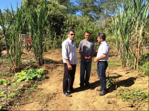 Prefeito Gilberto visita família contemplada pelo Projeto PAIS.(Imagem:Secom)