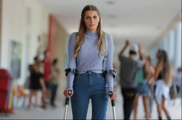 Paola Antonini como Grazi em 