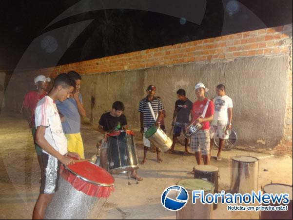 Blocos e Escolas de Samba de Floriano fazem ensaios nos bairros da cidade.(Imagem:FlorianoNews)