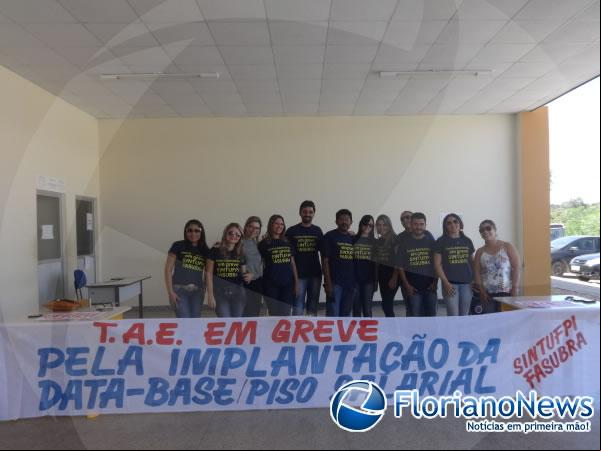 Servidores técnico-istrativos em educação da UFPI deflagram greve em Floriano.(Imagem:FlorianoNews)