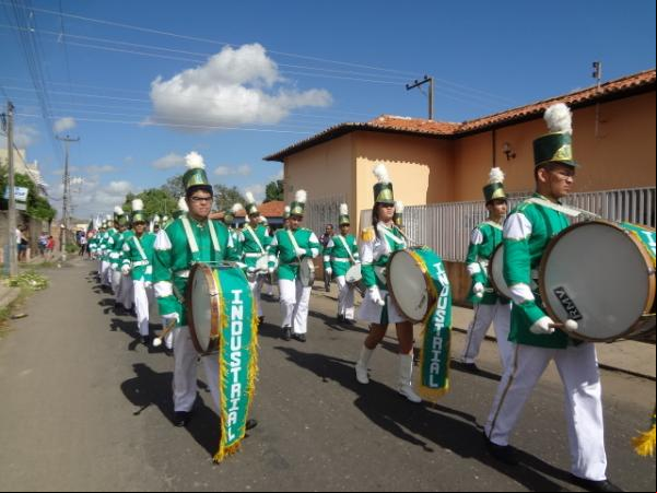 Colégio Industrial comemora o 43° aniversário com desfile cívico.(Imagem:FlorianoNews)
