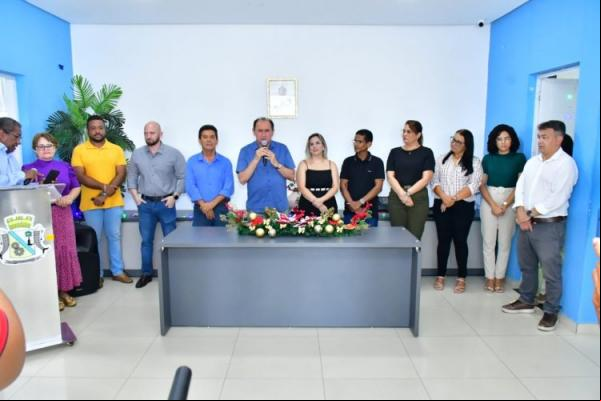 Assistência Social de Floriano recebe veículo 0 km para reforço das atividades(Imagem:Secom)