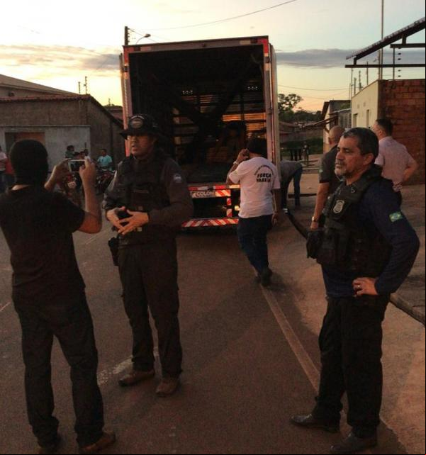 Polícia prende suspeitos de comprar material roubado de obra da Prefeitura de Teresina.(Imagem:Divulgação/SSP-PI)