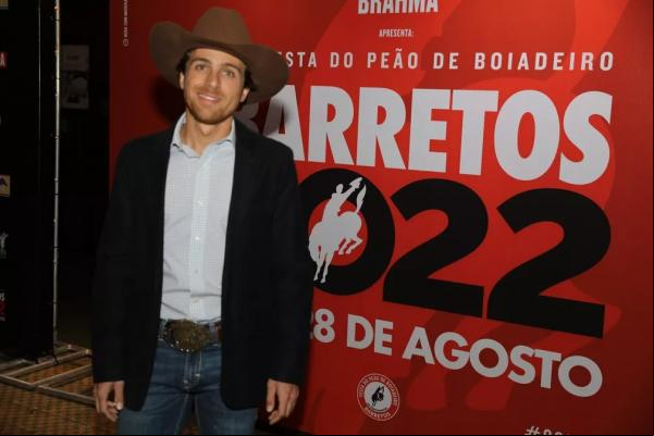 Pedro acredita que, se tivesse havido festa nos dois anos anteriores normalmente, a história poderia ter sido diferente e os artistas estreantes ariam primeiro em palcos secund(Imagem:Reprodução)