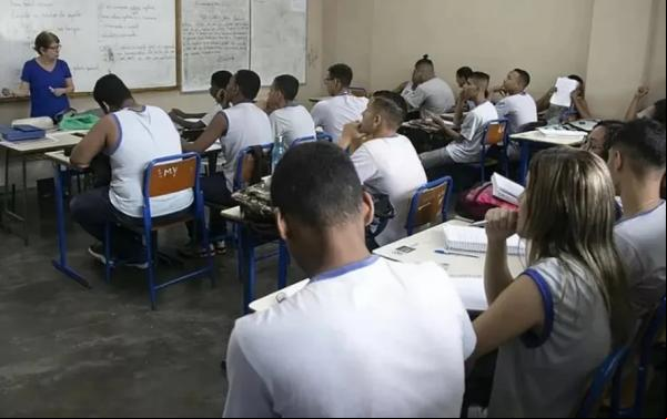 Alunos em sala de aula.(Imagem:Agência O Globo)
