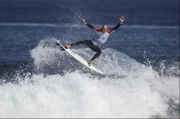 Kelly Slater durante disputa em Margaret River.(Imagem:COLIN MURTY / AFP)