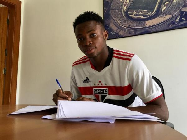 O atacante chegou a ter um contrato registrado no balanço financeiro com o São Paulo no meio do ano ado. O compromisso valia até junho deste ano. A princípio, Balogun chegaria(Imagem:Reprodução)