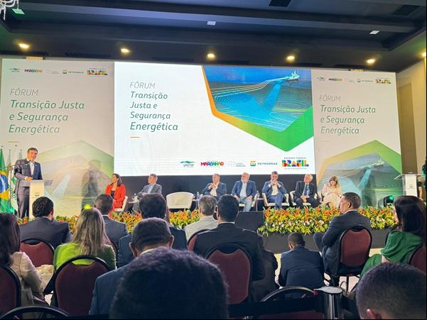 O evento contou com a presença do presidente da Petrobras, Jean Paul Prates; do Ministro de Minas e Energias, Alexandre Silveira; e de outros governadores.(Imagem:Reprodução)