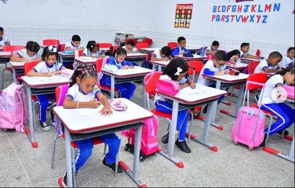 Alunos da rede municipal de educação de Floriano participam da Avaliação Renalfa(Imagem:Reprodução/Instagram)