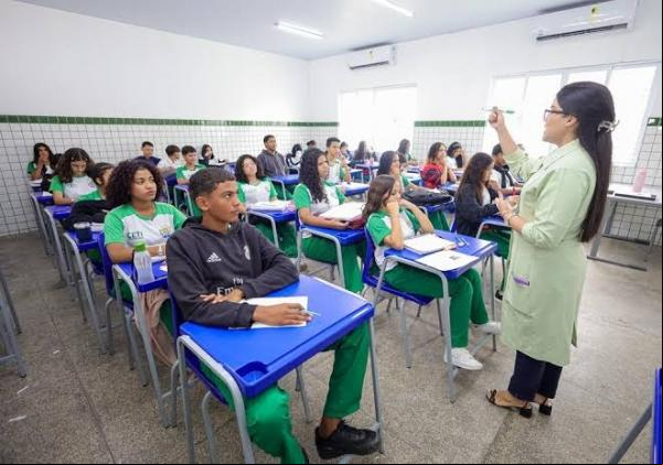 O reajuste salarial de 6,27% beneficia cerca de 30 mil profissionais do magistério efetivos ativos e aposentados.(Imagem:Ascom Seduc)