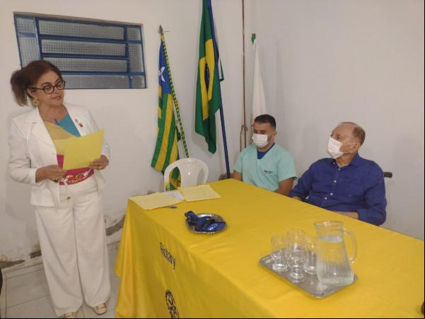 Rotary Club de Floriano homenageia Dr. Beethoven Brandão em celebração ao Dia da Bandeira.(Imagem:FlorianoNews)