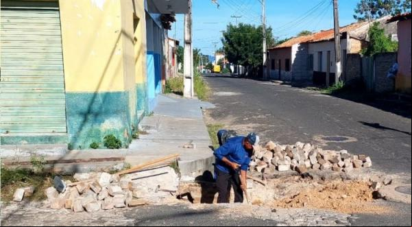Prefeitura de Floriano realiza obras de recuperação em 15 ruas da cidade.(Imagem:Secom)
