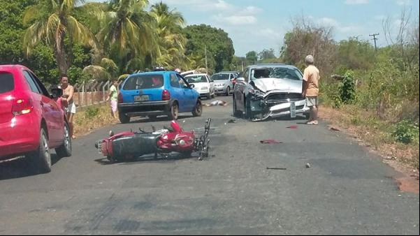 Colisão entre moto e carro deixa uma pessoa morta na Cacimba Velha.(Imagem:Cidade Velho)