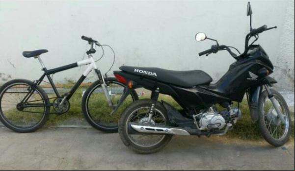 Moto e bicicleta roubadas são recuperadas pela PM de Floriano.(Imagem:Divulgação/PM)