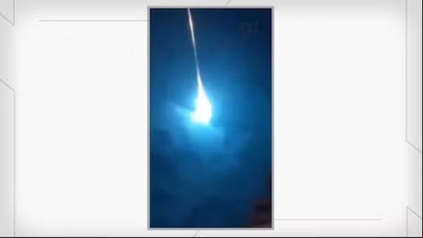 Queda de meteoro ilumina o céu de cidades do Piauí e de Pernambuco.(Imagem:Reprodução)