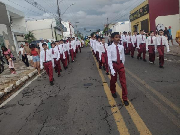 Ginásio Primeiro de Maio celebra 68 anos com desfile marcante pelas ruas de Floriano(Imagem:FlorianoNews)