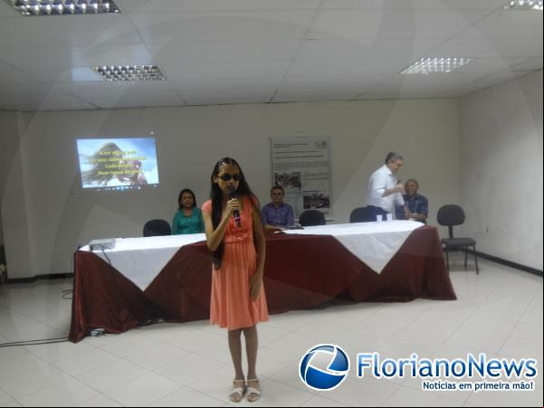 Floriano sedia VIII Seminário Regional de Formação de Gestores e Educadores.(Imagem:FlorianoNews)