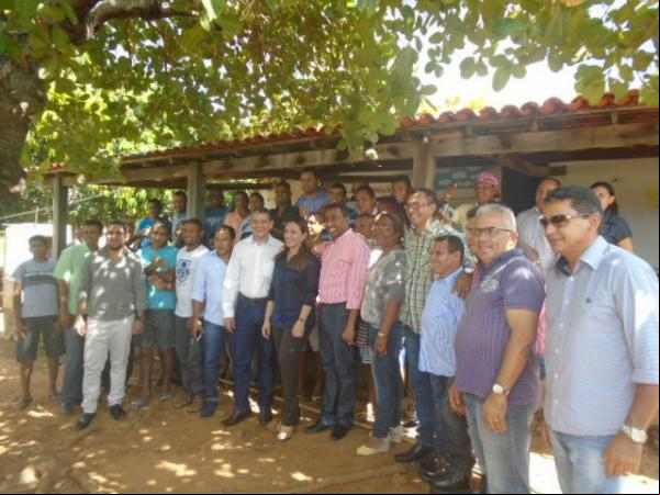 Rejane Dias visita casa de recuperação para dependentes químicos em Floriano.(Imagem:FlorianoNews)