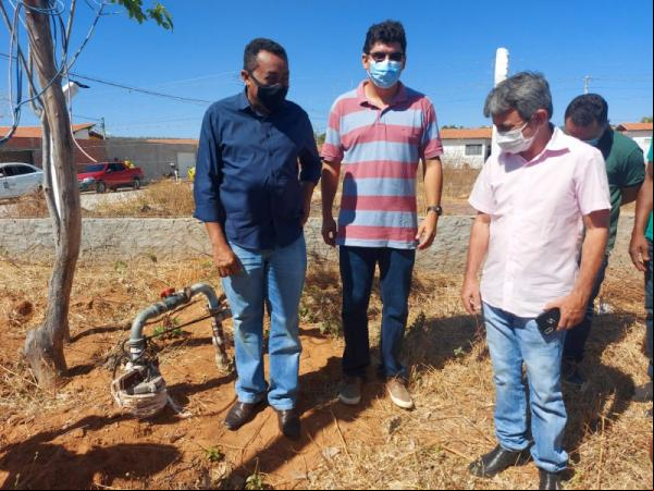 Prefeitura firma parceria para implantar horta comunitária no Residencial Alto da Cruz(Imagem:SECOM)