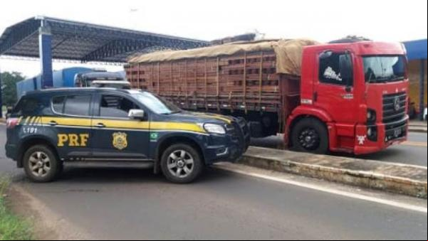 PRF apreende aproximadamente 49 toneladas de madeira irregular em Floriano.(Imagem:PRF)