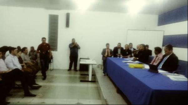 Audiência pública discute realocação de vendedores ambulantes do centro de Floriano.(Imagem:FlorianoNews)