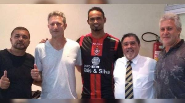 Goleiro Bruno fecha com Boa Esporte por 2 anos(Imagem:Portalr10.com)