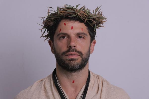 Duda Nagle, no papel de Jesus(Imagem:Grupo Escalet)